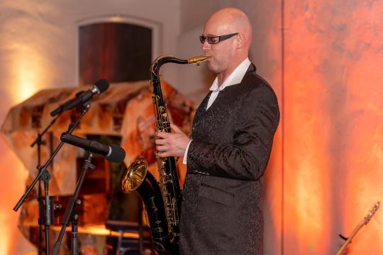 DJ & Saxophonist Mikel