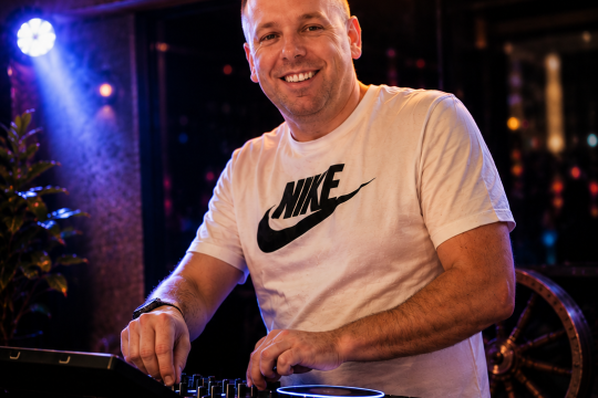 DJ Adam – Hochzeiten & Events