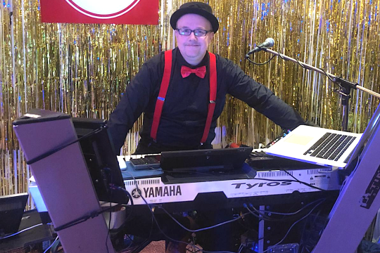 Stefan Vox - Musiker &DJ, DUO m.Sängerin