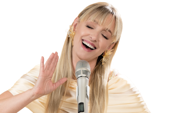 Dena Davies - Sängerin Entertainerin DJ