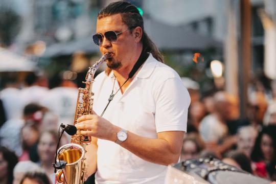 Vladi Strecker - Sax & DJ, Solo Sax Vladi Strecker - Sax & DJ, Solo Sax