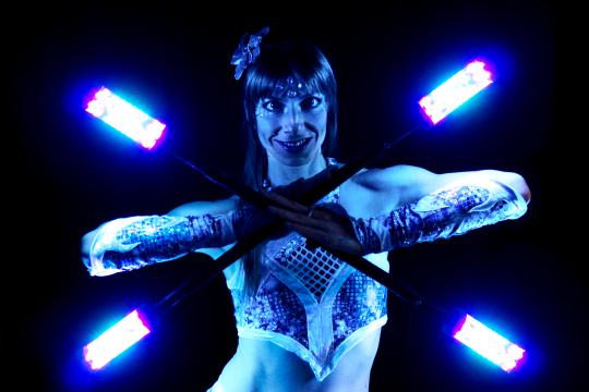 Kungfire Lichtshows Walk-Acts Feuershows