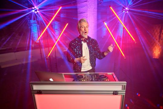 Dario Karkovic | DJ & SÄNGER Dario Karkovic | DJ & SÄNGER