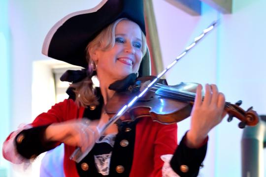 Violine Ilona - Classic to Rock!