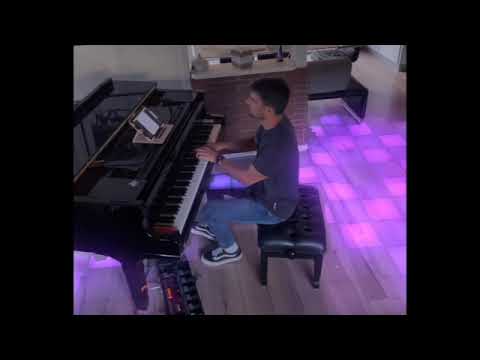 Video: Außergewöhnlich: Tones And I - Dance Monkey (mit Looper!)