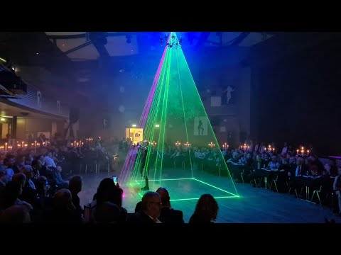 Video: Lazerpyramid - Farblaser Show bei einem Tanzball