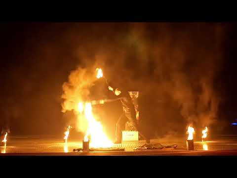 Video: Perujo's Feuershow 2020 für Privat- und Firmenfeiern aller Art