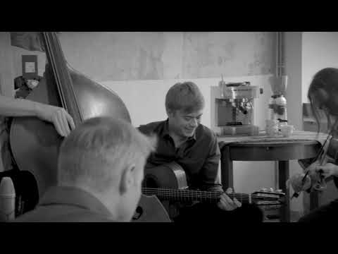Video: Menilmontant