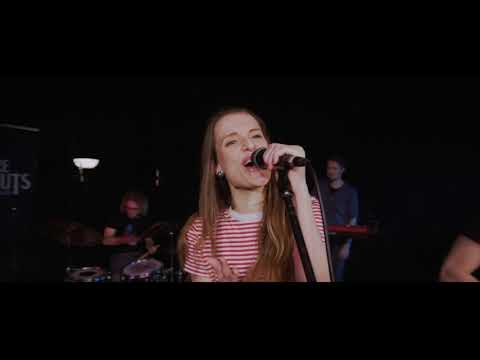 Video: The Helmuts - Teenage Dirtbag (Wheatus-Cover)