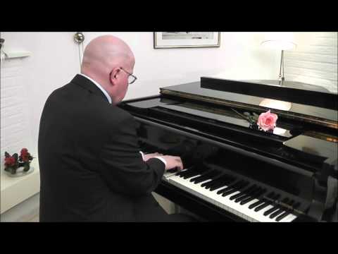 Video: Piano | Elton John 