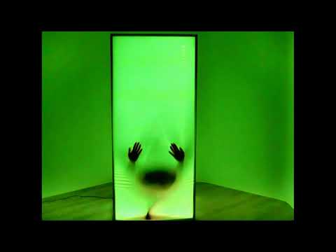 Video: LED Living Qube Show // illuminierte Raumdekoration inklusive Tanzshow