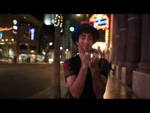 Video: Falabares - Juggling around the World