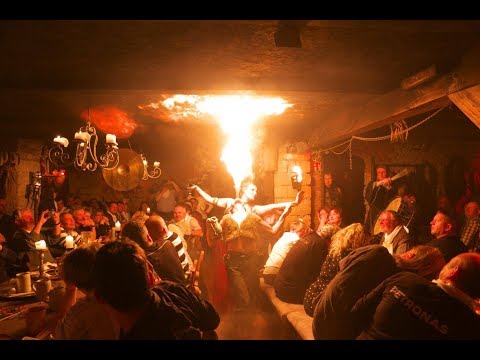 Video: Katári - Schlangentanz zwischen Feuer und Wasser