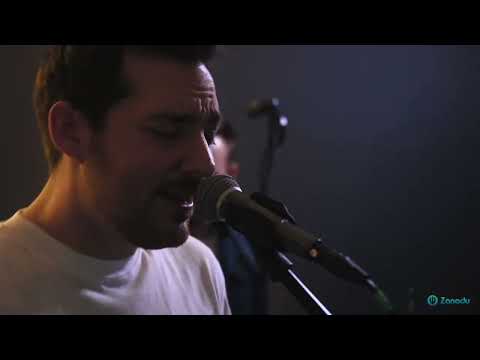 Video: Chasing Highs / No Roots (Alma / Alice Merton)