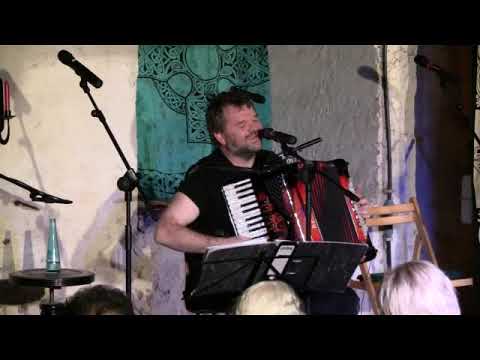 Video: Weila Weila Live 