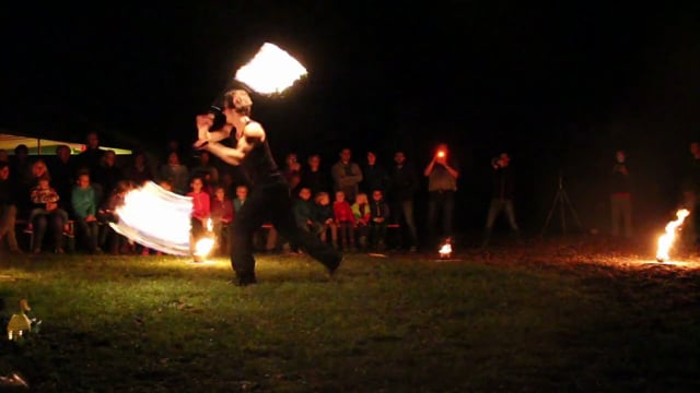 Video: Feuerfuchs Feuershows