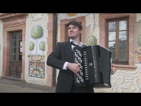 Video: W. A. Mozart - Eine kleine Nachtmusik