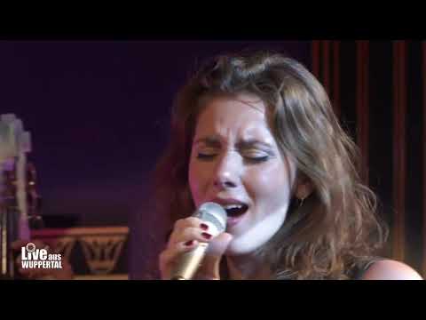 Video: FoxandFlowers