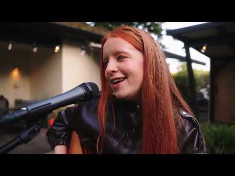 Video: Toxic Cover Britney Spears