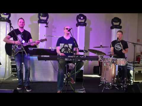 Video: DIE KRÖNUNG - Medley 