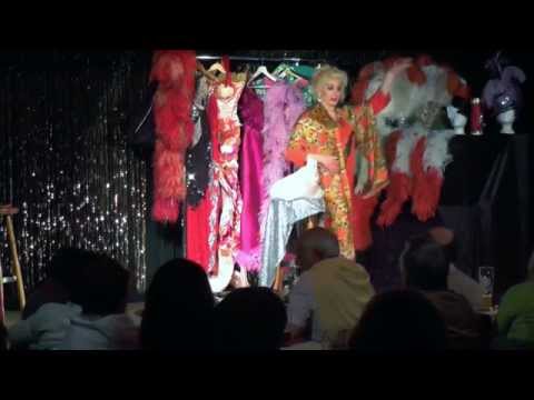 Video: Travestie-Theater-Show 25 Jahre Chantal Gpunkt - Magic Robert Crazytainment