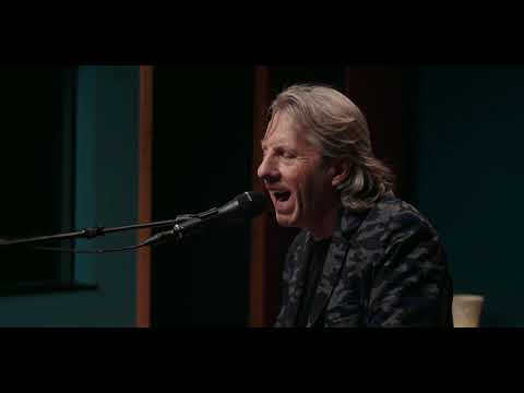 Video: Right here waiting (cover)