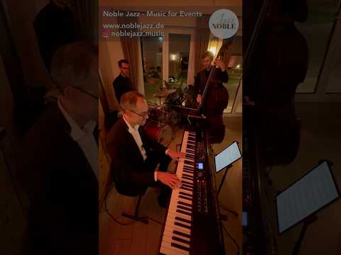 Video: Honeysuckle Rose (Thomas "Fats" Waller)