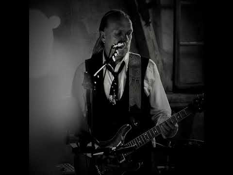 Video: Use somebody, in einer Version von Tom Croèl
