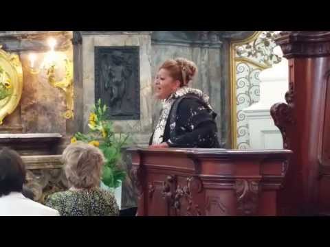 Video:  Yasmin Reese / Sängerin &amp; Moderatorin - Halleluja Hamburger Michel 2015