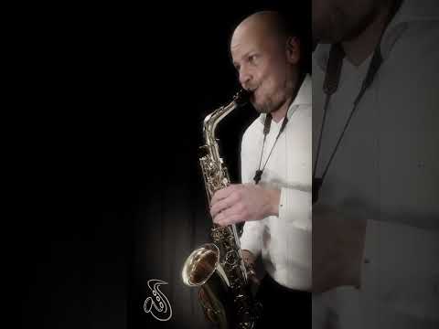 Video: "All of me" played on the saxophone is a perfect match for every wedding