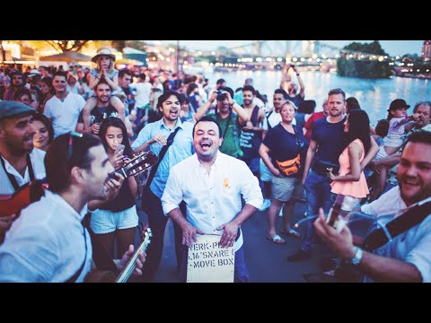 Video: RUMBACOUSTIC - Und das Publikum spielt mit!