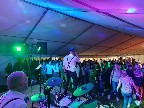 Video: YMCA (mit dem Handy während des Spielens live aufgenommen)