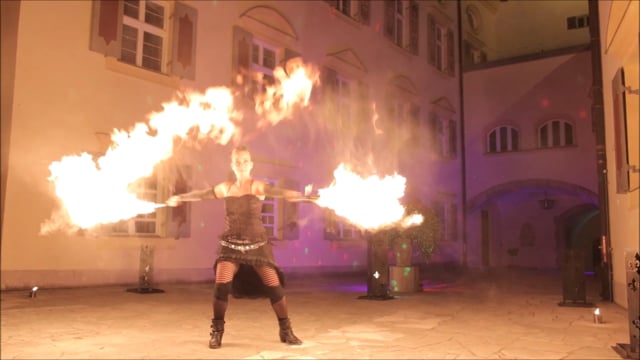 Video:  Soloshow mit Feuerherz