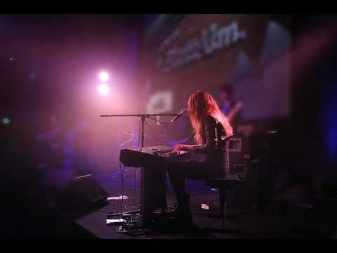 Video: Diamonds - Hanna Hering