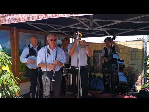 Video: Cheek to Cheek