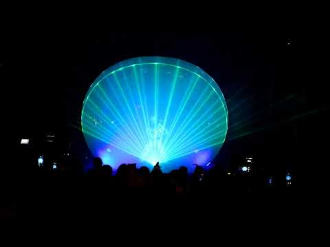 Video: Lazersphere - Weihnachtsmarkt (Santa Strauss)