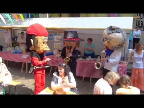 Video: Moblie Band mit lustigen Masken