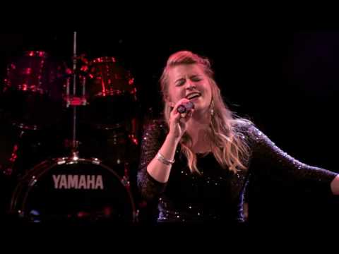 Video: A Moment like this- Kelly Clarkson