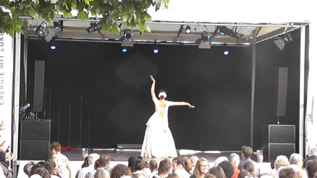Video: Devi Dance Indian Fusion