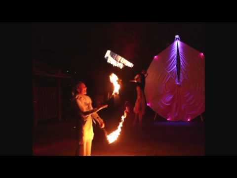 Video: Flammen in Weiß