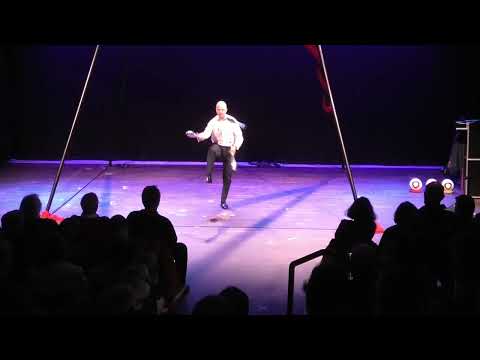 Video: Keulen-Comedy-Jonglage im Varieté in Düsseldorf