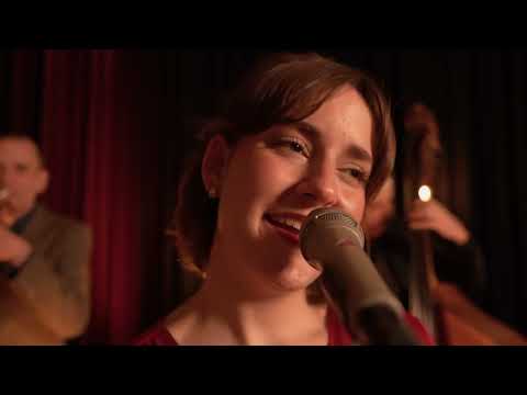 Video: Trio - Sängerin (Clara), Kontrabass, gedämpfte Trompete