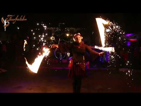 Video: Weihnachtliches Feuertanztheater 