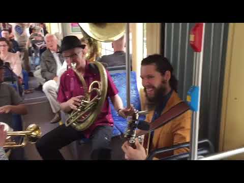 Video: in der Straßenbahn