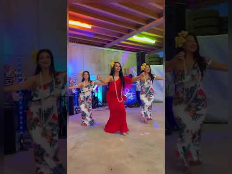 Video: Hawaiian Hula Dahlia Showgirls