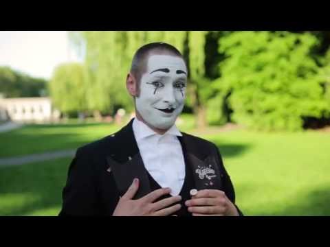 Video: Pantomime Bastian Foto Walk-Act