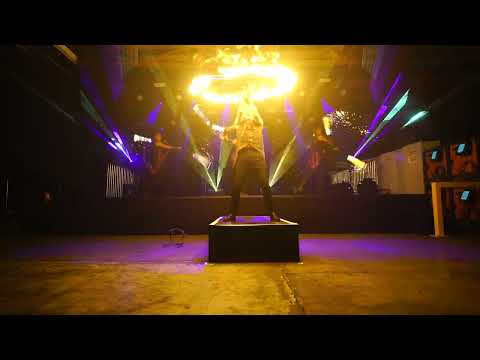 Video: Feuer und Laser