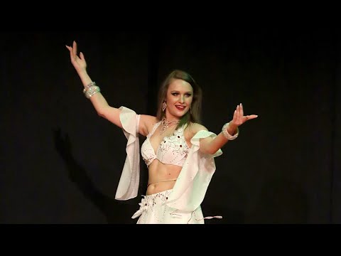 Video: Caroline Boustany tanzt ein klassisches orientalisches Stück (Raks Sharki) auf der Fachmesse World of Orient