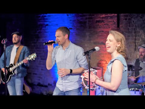 Video: I&#039;m Gonna Be (500 Miles) - The Proclaimers (Cover von PANORAMA)