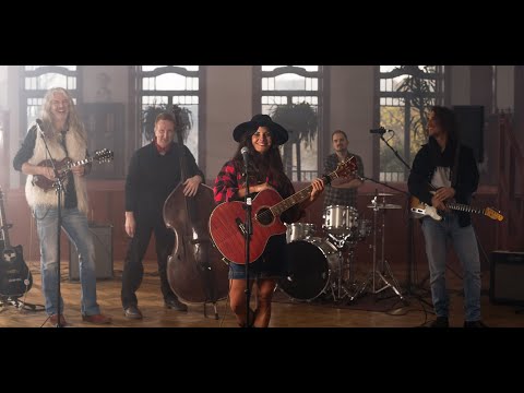 Video: Lara &amp; the Roofcats - 2025 - Jolene, Heart of Glass, Wagon Wheel